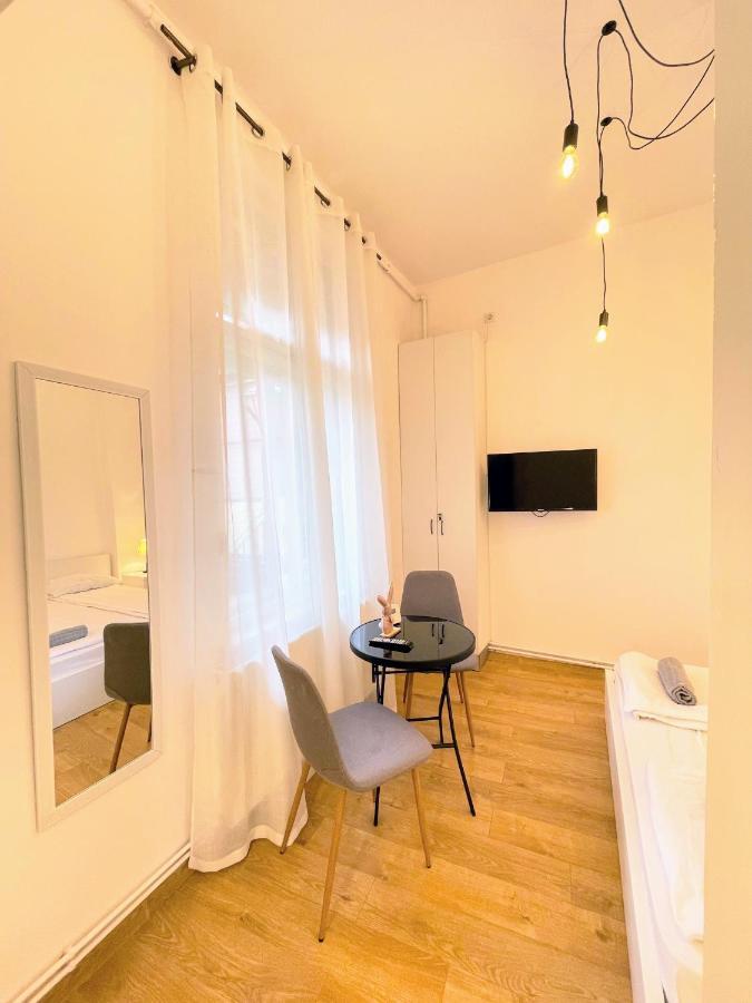 Apartament Plopilor Studios ซีบิว ภายนอก รูปภาพ