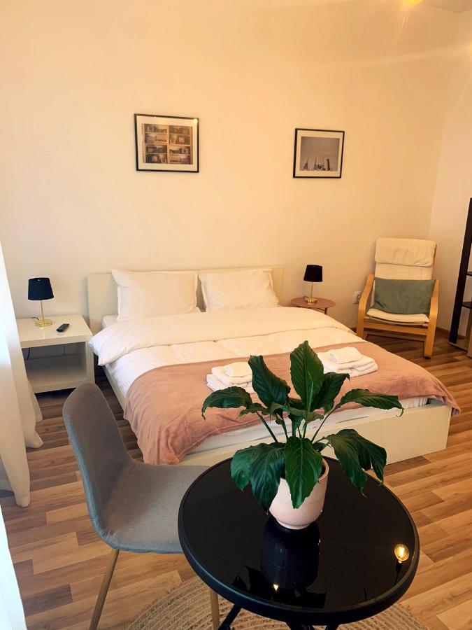 Apartament Plopilor Studios ซีบิว ภายนอก รูปภาพ