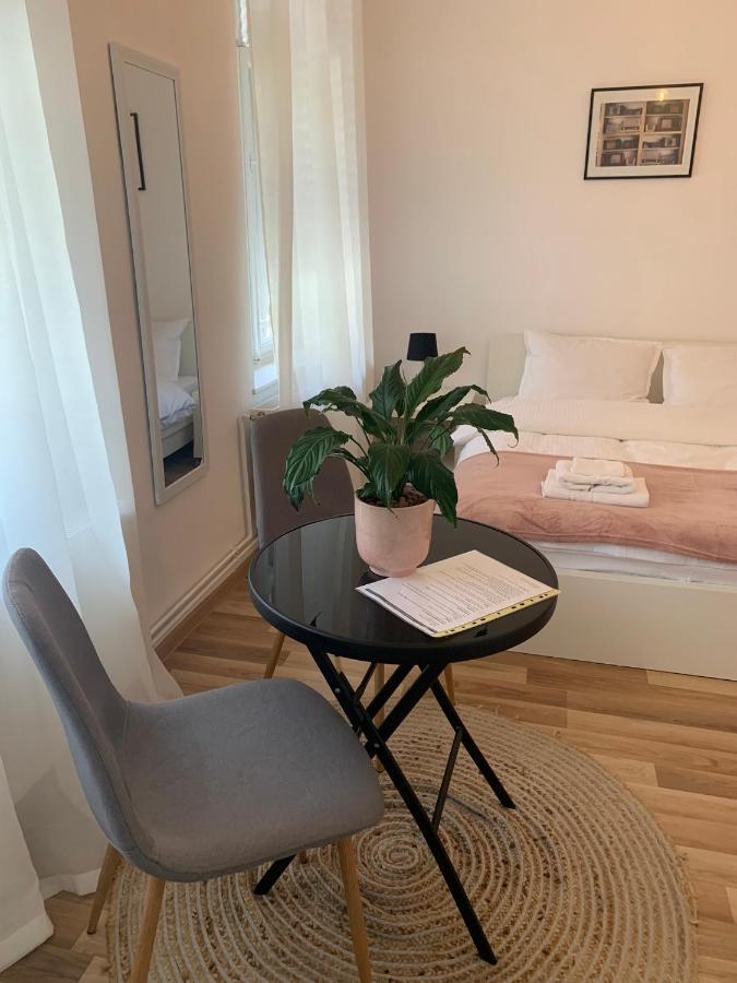 Apartament Plopilor Studios ซีบิว ภายนอก รูปภาพ