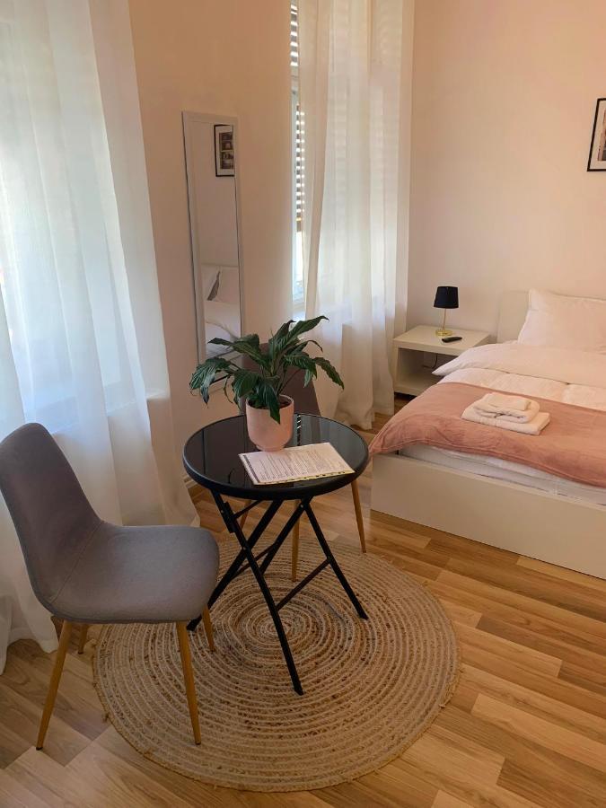Apartament Plopilor Studios ซีบิว ภายนอก รูปภาพ