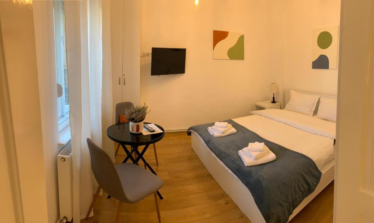 Apartament Plopilor Studios ซีบิว ภายนอก รูปภาพ