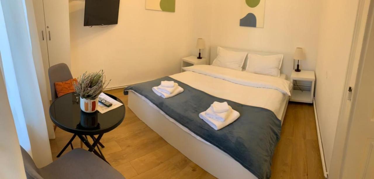 Apartament Plopilor Studios ซีบิว ภายนอก รูปภาพ